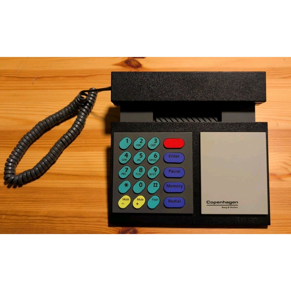 Bang & Olufsen Beocom 2200 Phone Design by Lone and Gideon Lindinger-Loewy 19